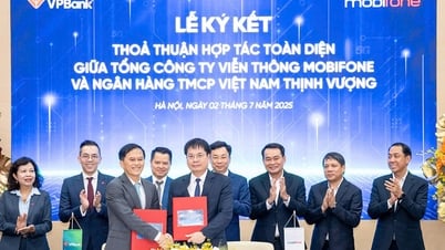 VPBank និង MobiFone ចុះហត្ថលេខាលើកិច្ចព្រមព្រៀងសហប្រតិបត្តិការជាយុទ្ធសាស្ត្រ៖ ការបង្កើតទម្រង់ហិរញ្ញវត្ថុរួមបញ្ចូលគ្នាដ៏ទូលំទូលាយ - គំរូសេវាកម្មទូរគមនាគមន៍