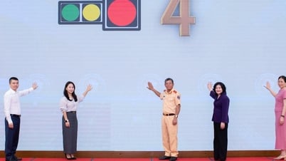 Trường học đồng hành xây dựng ý thức giao thông từ giảng đường