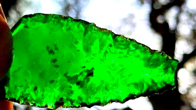 Shocking extremely rare glass spearhead appeared on Australian island