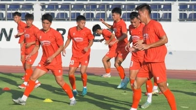 U23 Việt Nam chuẩn bị cho giải khu vực, HLV Kim Sang Sik trực tiếp cầm quân