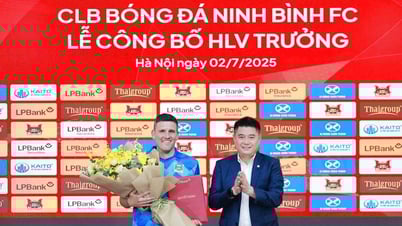 Tò mò lễ công bố tân HLV Tây Ban Nha của Ninh Bình: V-League khốc liệt ngay từ bây giờ