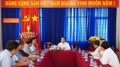 Thường trực Tỉnh ủy An Giang làm việc với 3 xã, phường, Báo và Phát thanh - Truyền hình tỉnh