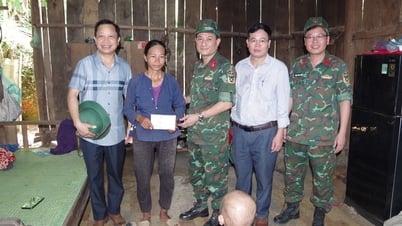 Lãnh đạo Bộ Chỉ huy Quân sự tỉnh Thái Nguyên động viên các lực lượng hỗ trợ xóa nhà tạm, nhà dột nát