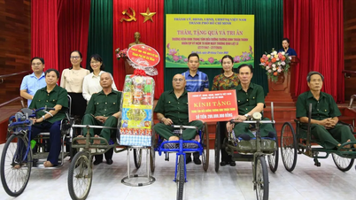 Đoàn đại biểu TPHCM thăm hỏi và trao quà cho thương, bệnh binh tại tỉnh Bắc Ninh