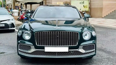Bentley Flying Spur V8 "màu độc" rao bán hơn 13 tỷ ở TP.HCM