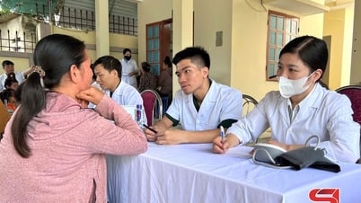 Bệnh viện Quân y 6: Khám, cấp thuốc miễn phí cho người dân xã Mai Sơn