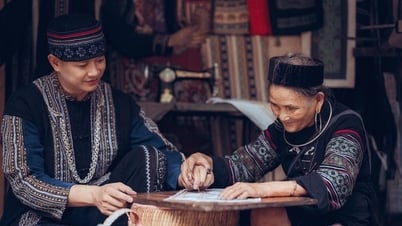 Siêu mẫu Hồ Đức Vĩnh hóa 'trai bản', hào hứng dạy tiếng Việt cho trẻ em H'Mông