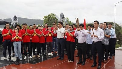 Chủ tịch UBND tỉnh An Giang Hồ Văn Mừng thăm, tặng quà người có công, nhân kỷ niệm 78 năm Ngày Thương binh - Liệt sĩ