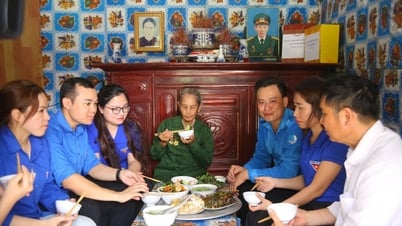 Tuổi trẻ xã Nam Sách tổ chức bữa cơm sum vầy