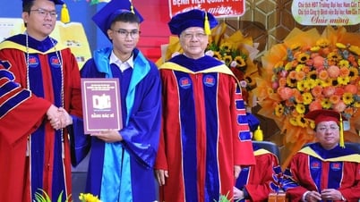Thêm 812 sinh viên các ngành sức khỏe nhận bằng tốt nghiệp