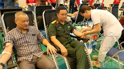Tuyên Quang gần 2.000 người tham gia hiến máu tình nguyện tại chương trình Hành trình đỏ