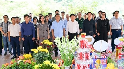 Báo và phát thanh, truyền hình Tuyên Quang dâng hương tưởng niệm các Anh hùng liệt sĩ tại Nghĩa trang Liệt sĩ Quốc gia Vị Xuyên