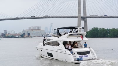 TP.HCM ra văn bản khẩn yêu cầu tạm dừng tàu du lịch nếu thời tiết nguy hiểm