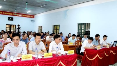 Đoàn công tác của Ban Thường vụ Tỉnh ủy làm việc tại các xã