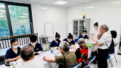 Phường Nghĩa Đô huy động tối đa nguồn lực chăm sóc 722 đối tượng chính sách