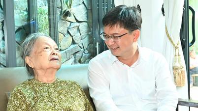 Đồng chí Nguyễn Mạnh Cường thăm, tri ân gia đình chính sách