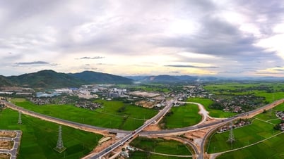 Những thảm nhựa 'nước rút' trên cao tốc Bắc - Nam qua Gia Lai