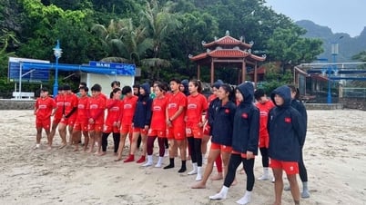 Đội tuyển bóng đá nữ Việt Nam rèn thể lực tại Quảng Ninh