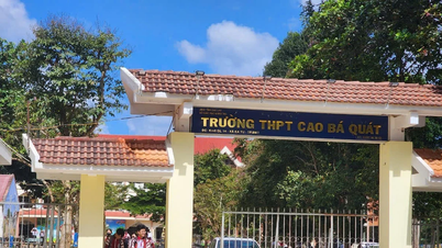 Nữ sinh Đắk Lắk bất ngờ đỗ tốt nghiệp sau khi bị từ chối cho học lại