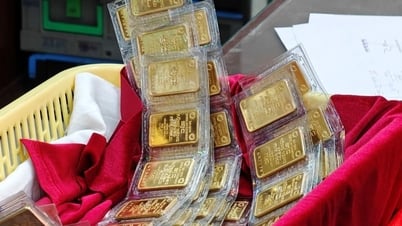 Giá vàng chiều nay 21/7/2025: Giá vàng trong nước đồng loạt xuyên thủng 121 triệu, vàng thế giới vượt qua 111 triệu