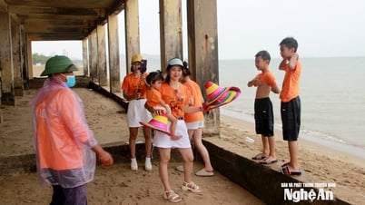Cửa Lò cấm tắm biển, yêu cầu ngư dân rời khỏi tàu thuyền, lồng bè để ứng phó bão số 3