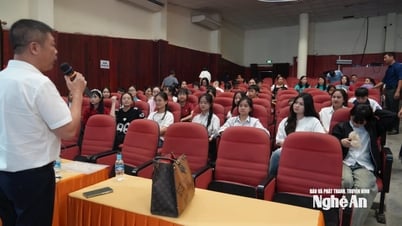Nghệ An khai giảng lớp truyền dạy dân ca ví, giặm