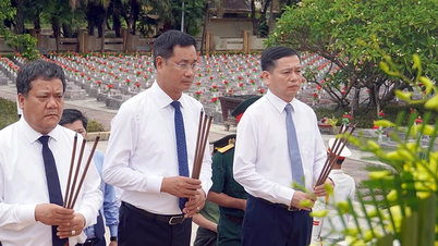 Lãnh đạo tỉnh dâng hương tưởng nhớ các anh hùng liệt sĩ