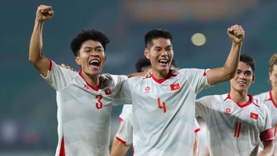 Hàng thủ cao trên 1,8 m của U.23 Việt Nam: Không 'săn' bóng bổng sẽ cực phí