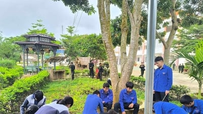 Ninh Gia ra quân tổng vệ sinh, chỉnh trang đô thị chào mừng Đại hội Đảng bộ
