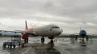 Bão Wipha chuẩn bị đổ bộ, loạt chuyến bay bị hoãn, hủy