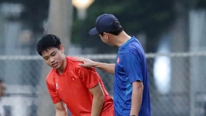 Đình Bắc bỏ dở buổi tập của U23 Việt Nam