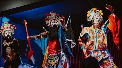 Di sản “lên đèn” giữa nightlife