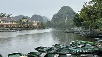 Ninh Binh: Suspende temporalmente la recepción de turistas por vías navegables interiores