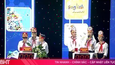 Thí sinh mang bánh gai, đũa cau Nàng Rưng lên sân khấu “Ô cửa tiếng Anh” mùa 2