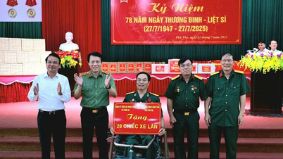 Bộ trưởng Công an Lương Tam Quang thăm, tặng quà thương bệnh binh tại Phú Thọ