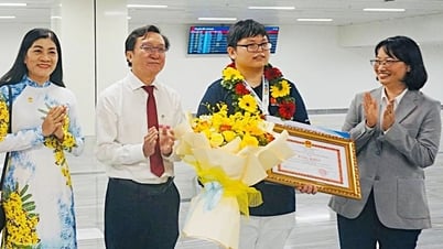 Nam sinh giành huy chương bạc toán quốc tế kể 540 phút 'cân não' làm bài thi