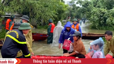 Cảnh sát PCCC&CNCH nỗ lực, khẩn trương di dời người già và trẻ nhỏ khỏi vùng nguy hiểm