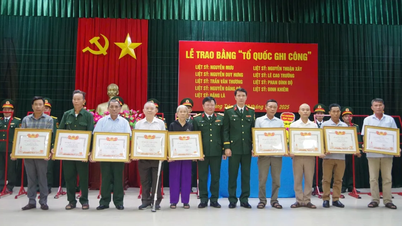 Trao Bằng Tổ quốc ghi công cho 9 liệt sĩ ở Quảng Trị