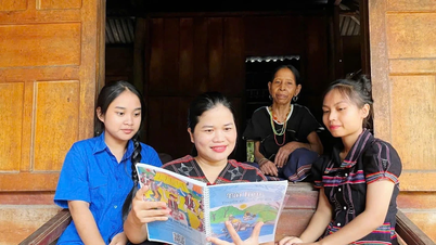 Cô giáo người Pa Kô và tình yêu văn hóa dân tộc