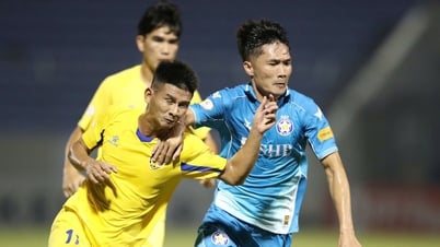 Khi ông bầu rút 'ống thở' đội bóng