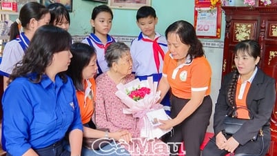 Thầy trò Trường Tiểu học Phùng Ngọc Liêm tri ân Mẹ Việt Nam Anh hùng và Thương binh
