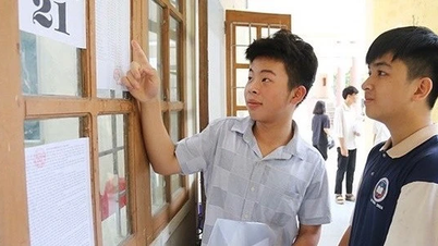 Phụ huynh Hà Nội tiếc nuối vì con đỗ nguyện vọng 3 nhưng không thể đăng ký trường tuyển 'tràn tuyến'