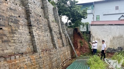Nỗi lo sạt lở đất dưới chân cột điện cao thế
