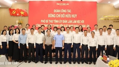 Phó Bí thư Tỉnh ủy Đỗ Hữu Huy làm việc với Công ty TNHH MTV Xuất nhập khẩu 2-9 Đắk Lắk