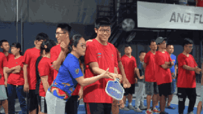 VIDEO: Ấm áp lớp học pickleball miễn phí cho trẻ tự kỷ, khuyết tật trí tuệ