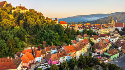 Top 5 địa điểm du lịch mùa hè Romania: Vẻ đẹp thiên nhiên và văn hóa hòa quyện