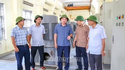 Đồng chí Chủ tịch UBND tỉnh Nguyễn Khắc Thận kiểm tra, chỉ đạo công tác tiêu úng, bảo vệ sản xuất