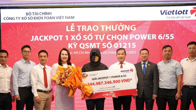 Người đàn ông ở TP.HCM trúng Vietlott 344 tỉ đồng: Nhìn dãy số trùng kết quả mà tôi thấy run