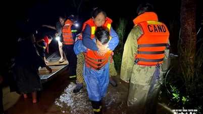 130 đội hình thanh niên tình nguyện Nghệ An hỗ trợ người dân khắc phục hậu quả sau bão số 3