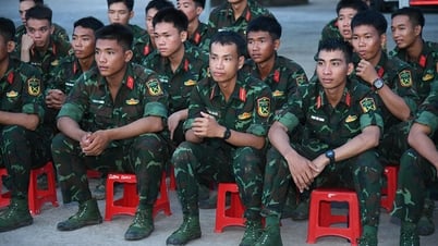 Bộ Chỉ huy Quân sự tỉnh chiếu phim phục vụ cán bộ, chiến sĩ Tiểu đoàn 207